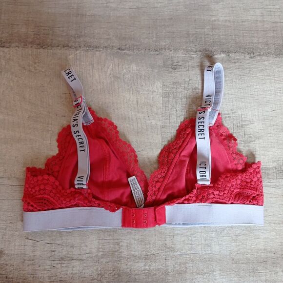 Victorias Secret Bra Color Red Size M BLINS ON STRAP - Picture 3 of 5